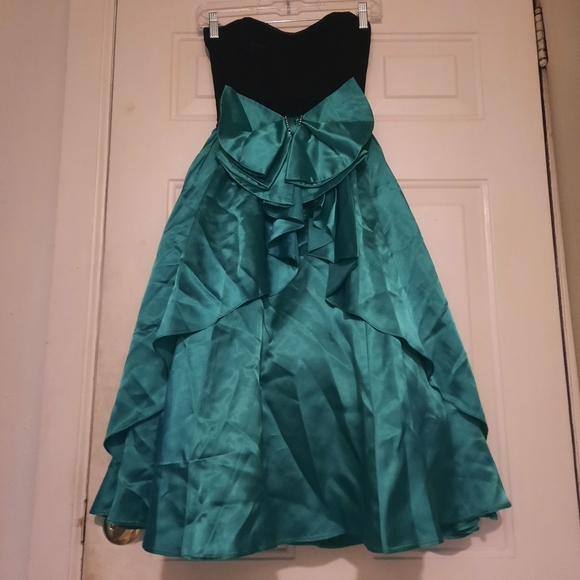 1980's strapless Gunne Sax gown w/ satin bow - Picture 9 of 14